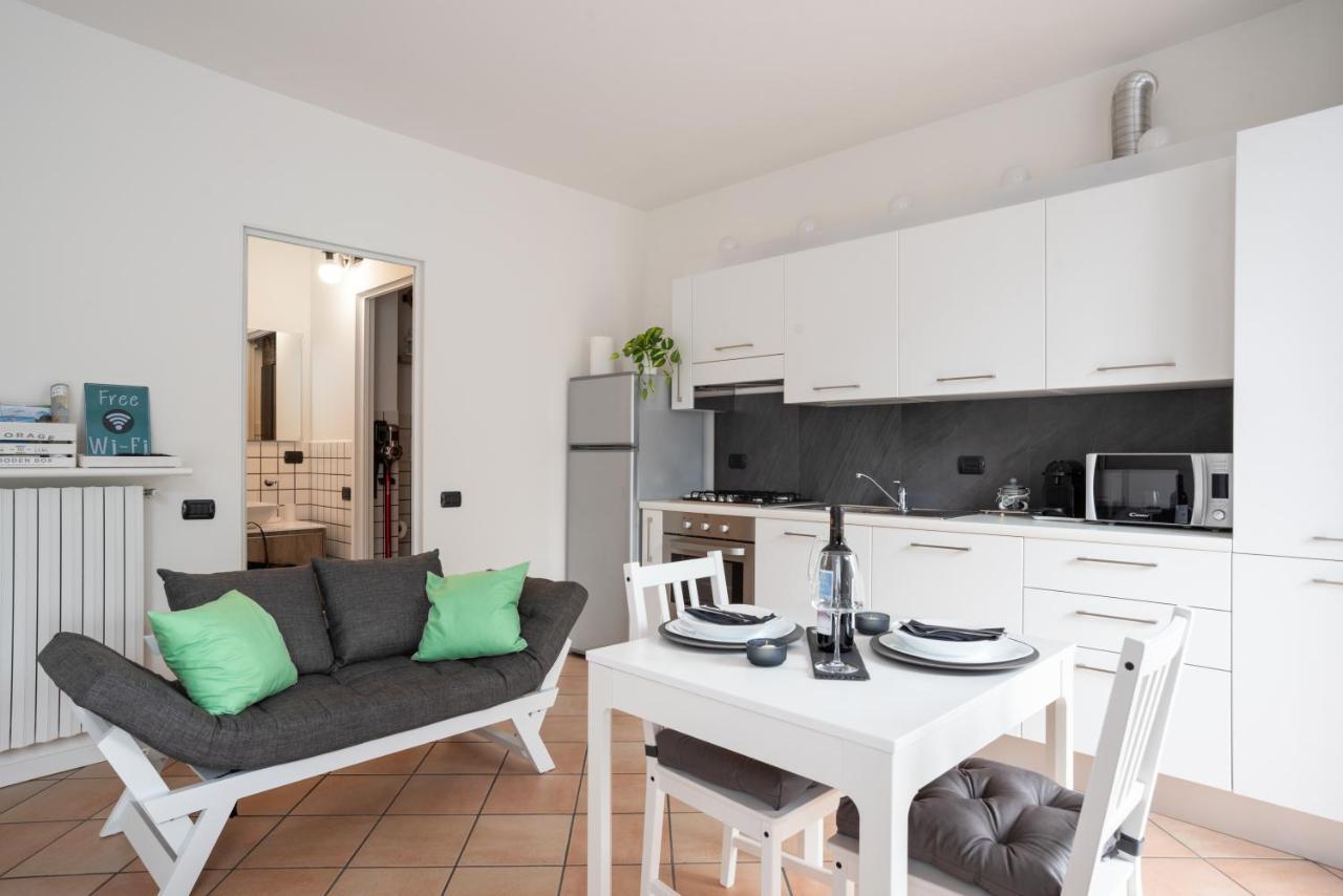 Lake Como Studio With Balcony And Private Parking Ossuccio Eksteriør bilde